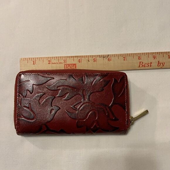 Valentina Embossed zip around reddish burgundy wallet EUC - Picture 3 of 12